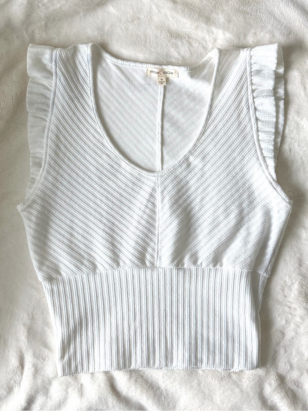 Moa Moa White Ribbed Flutter Sleeve Cropped Top – Size Medium